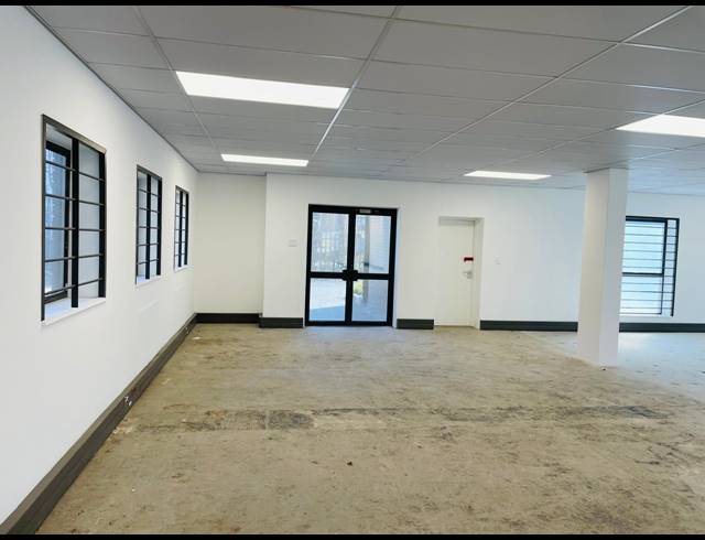 3,949M² OFFICE FOR SALE IN VORNA VALLEY